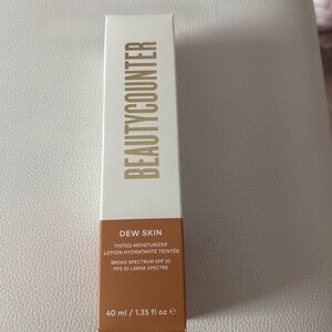 Beautycounter Dew Skin Tinted Moisturizer - Brown